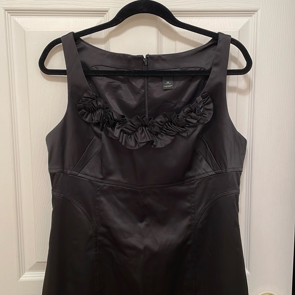 Empire waist sleeveless black dress